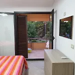 Апартаменты Ranieli Apartments - Pool & View Near Tropea *